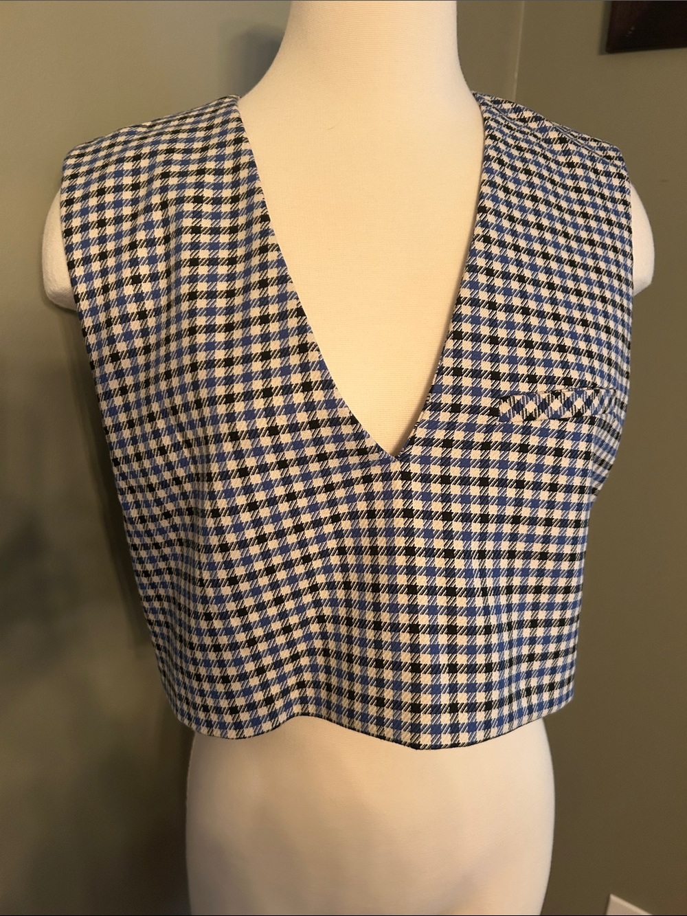 Zara Blue and White Houndstooth V-Neck Crop Top
